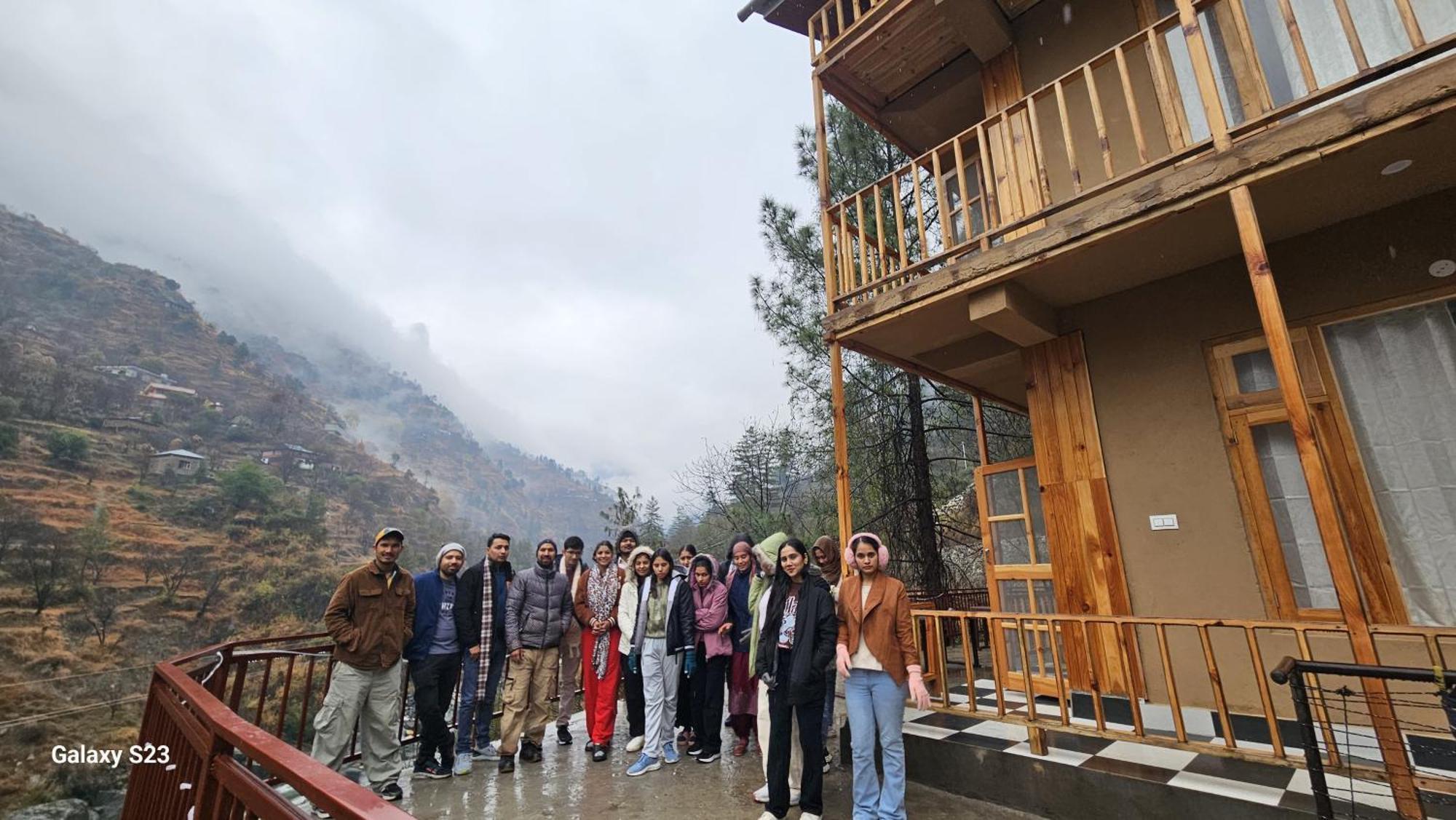 The Fiza Retreat Tirthan Banjar Екстер'єр фото