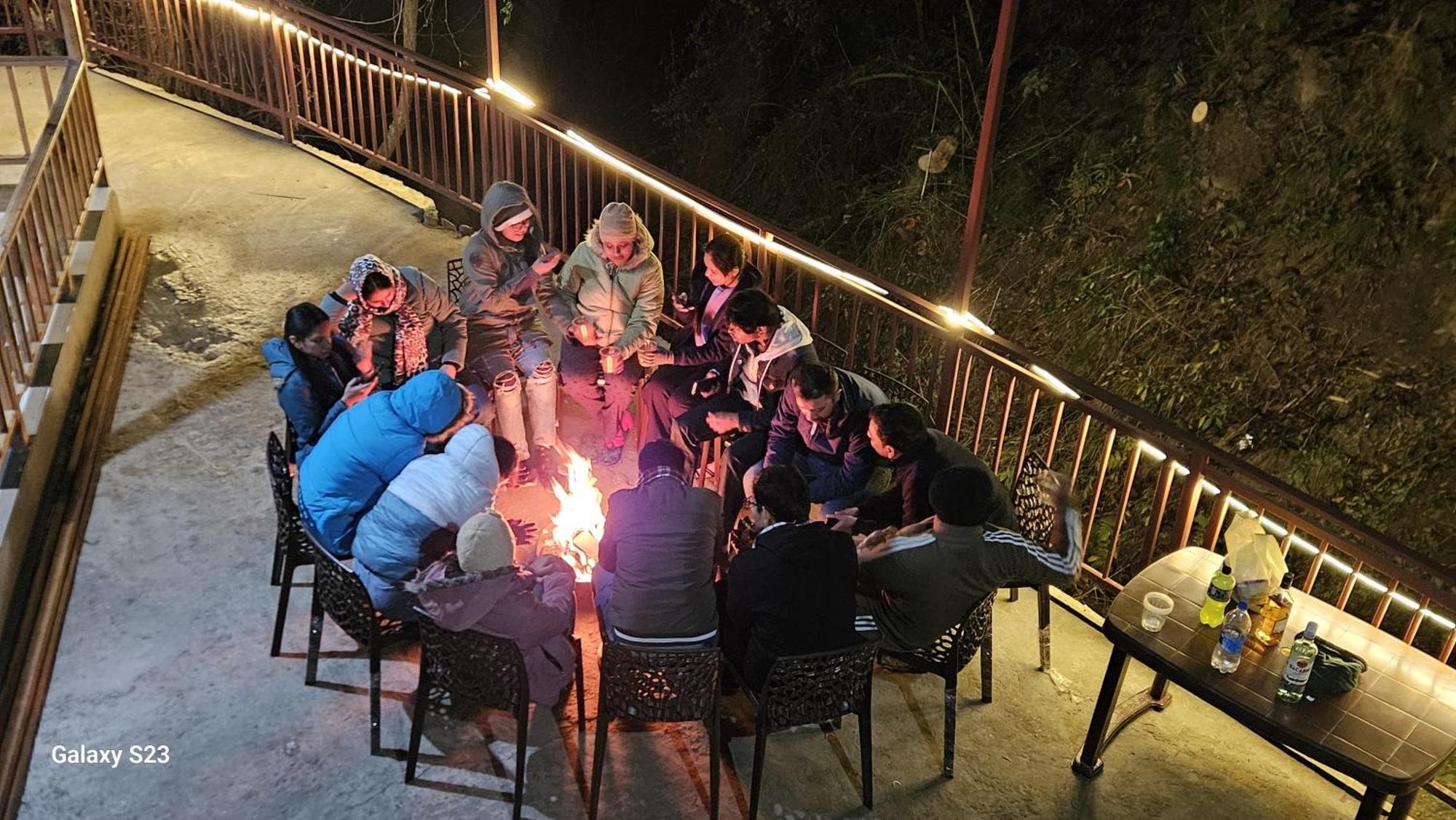 The Fiza Retreat Tirthan Banjar Екстер'єр фото