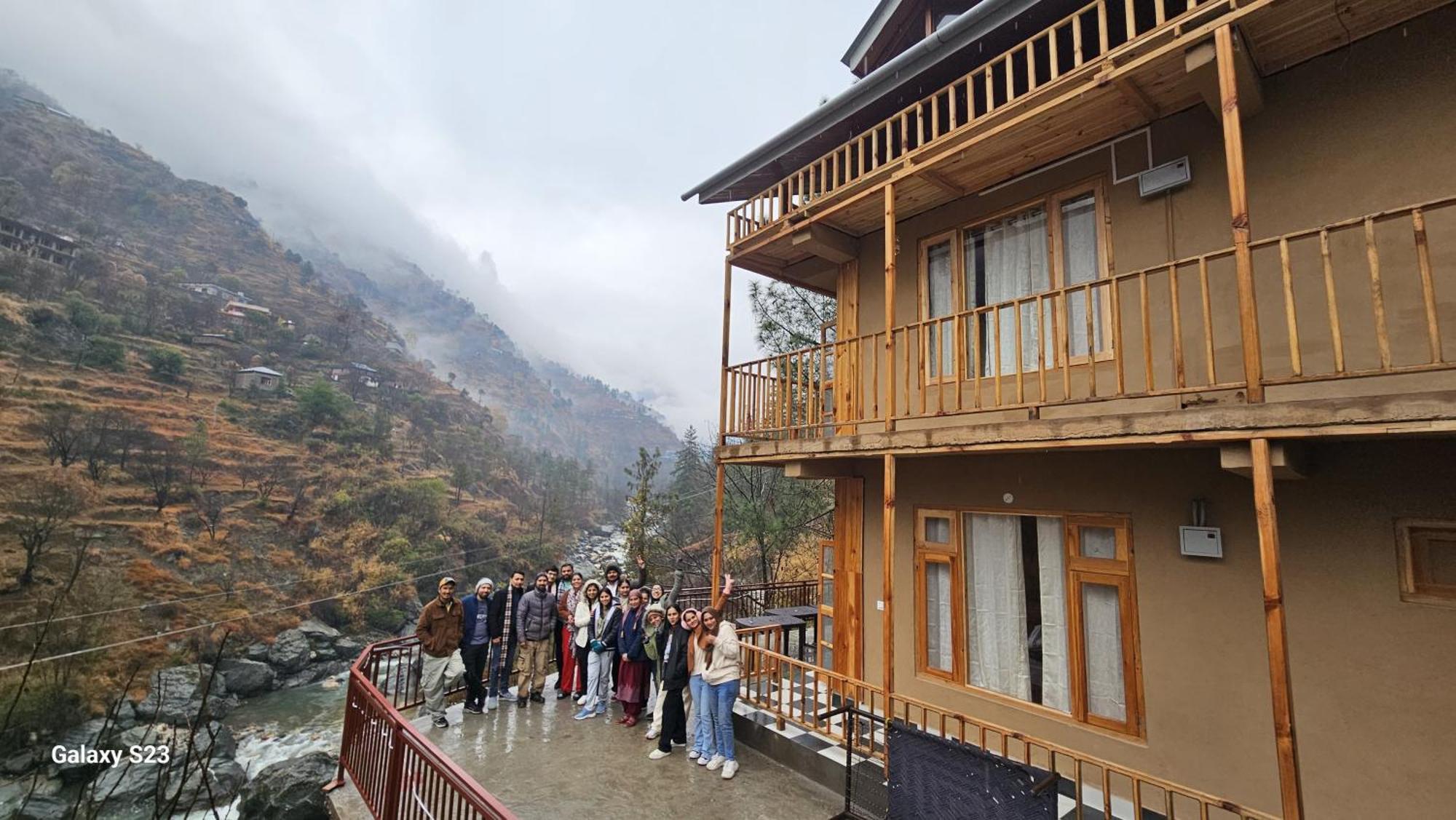 The Fiza Retreat Tirthan Banjar Екстер'єр фото