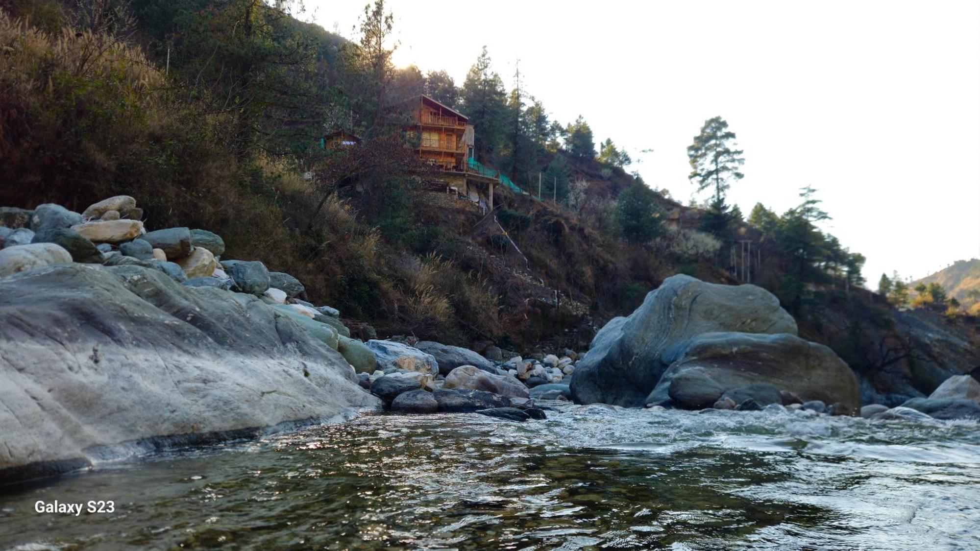 The Fiza Retreat Tirthan Banjar Екстер'єр фото